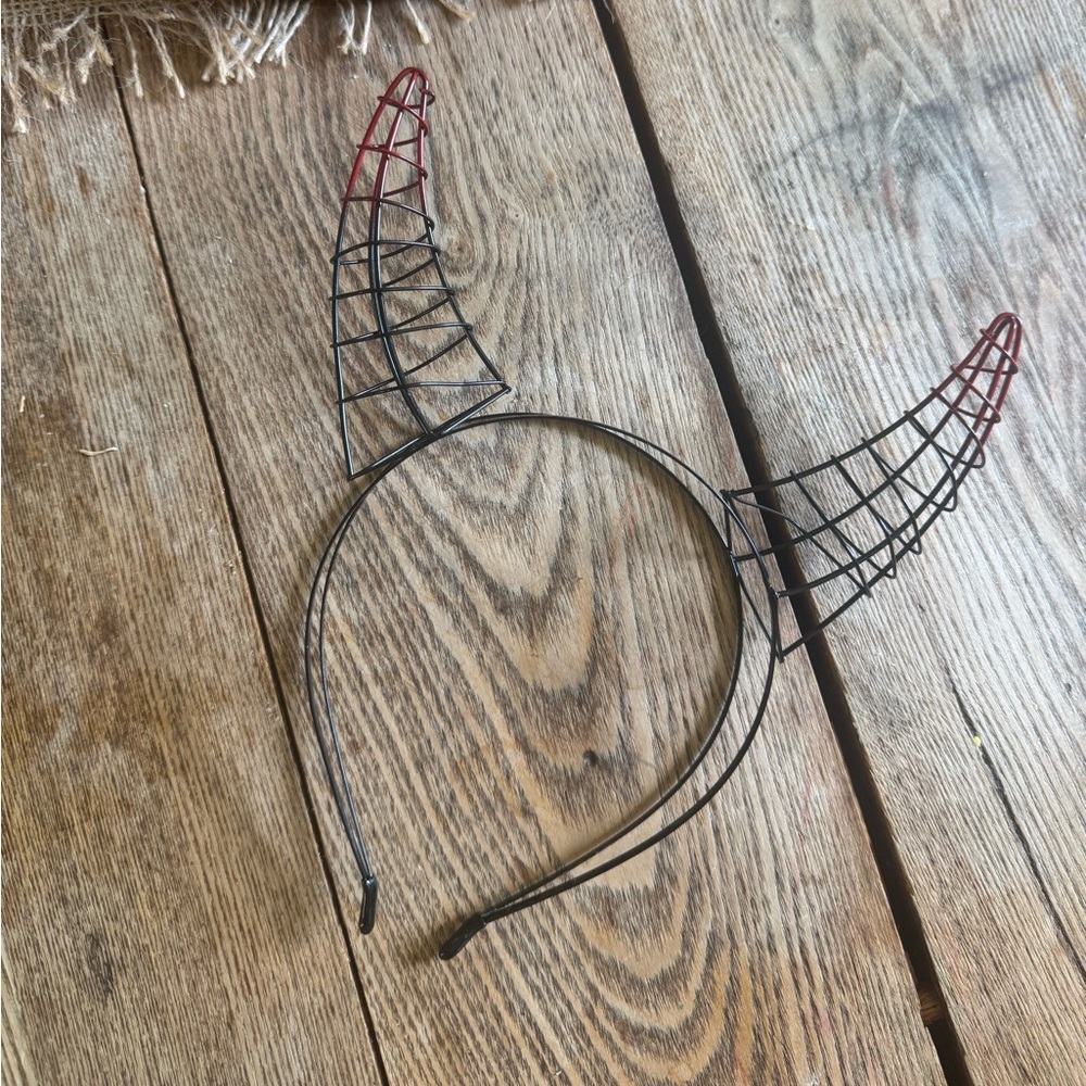 Black and Red Wire Horn Headband